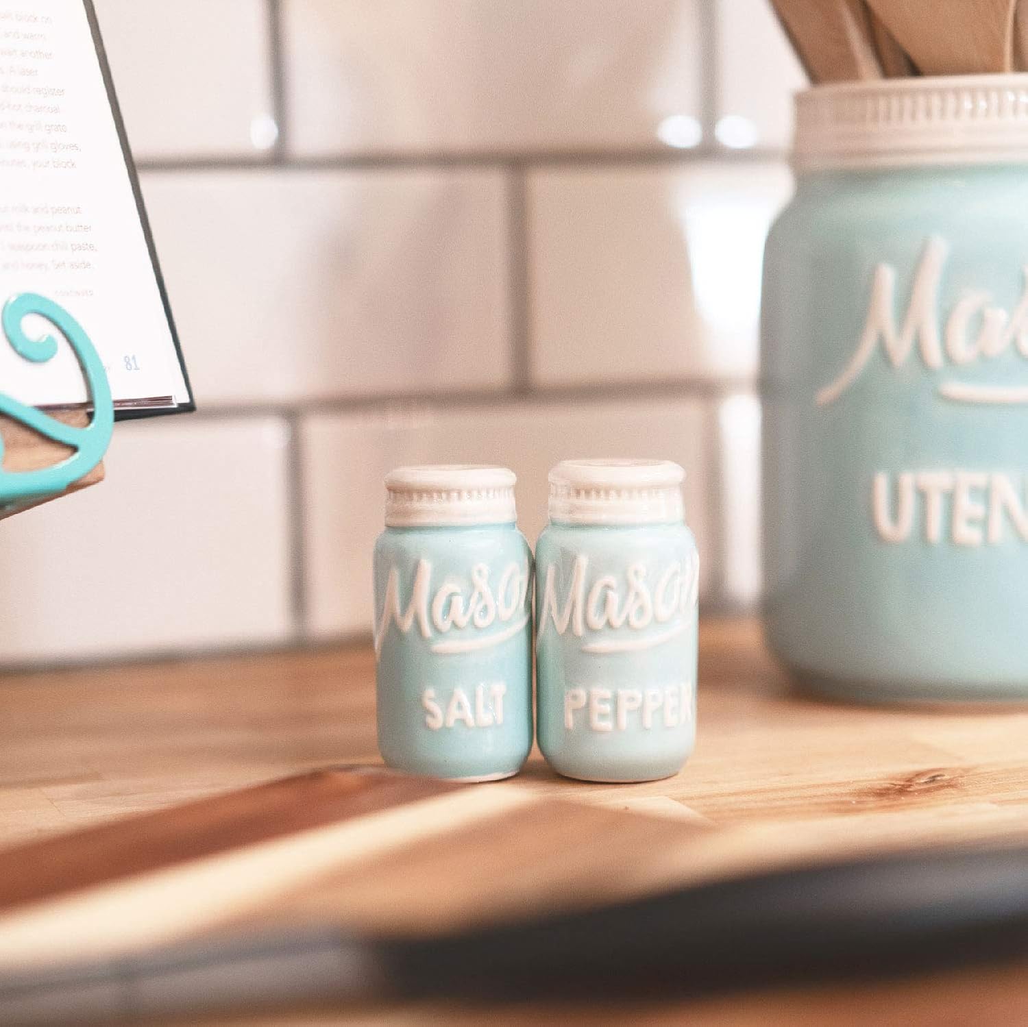 Rustic Salt Pepper Shakers Set