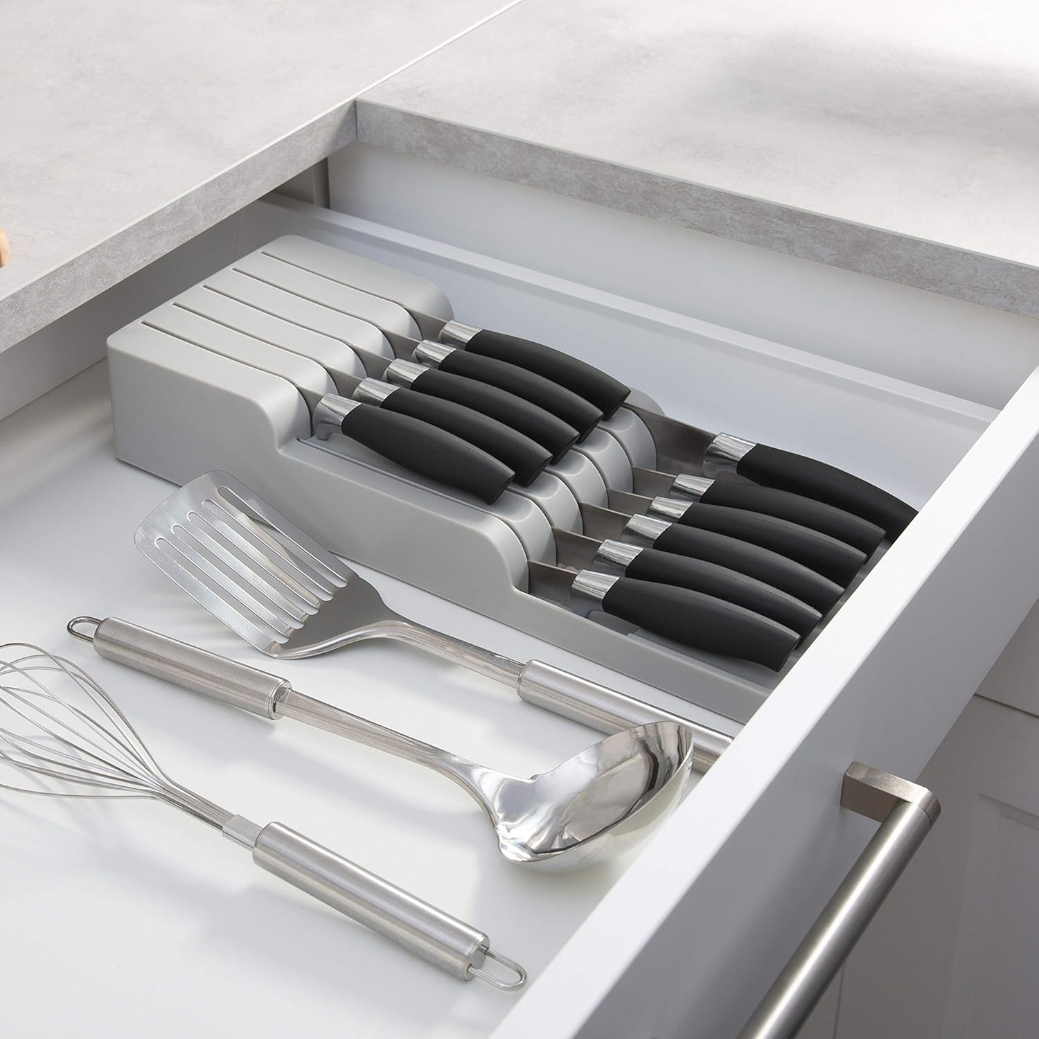 Space-Saving Knife Organizer for Kitchens